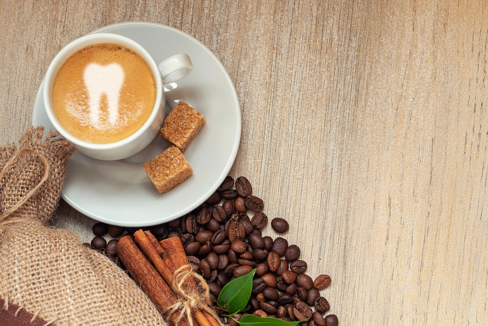 drinking coffee stains teeth